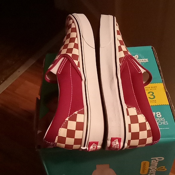 Women Shoes - Picture 5 of 7